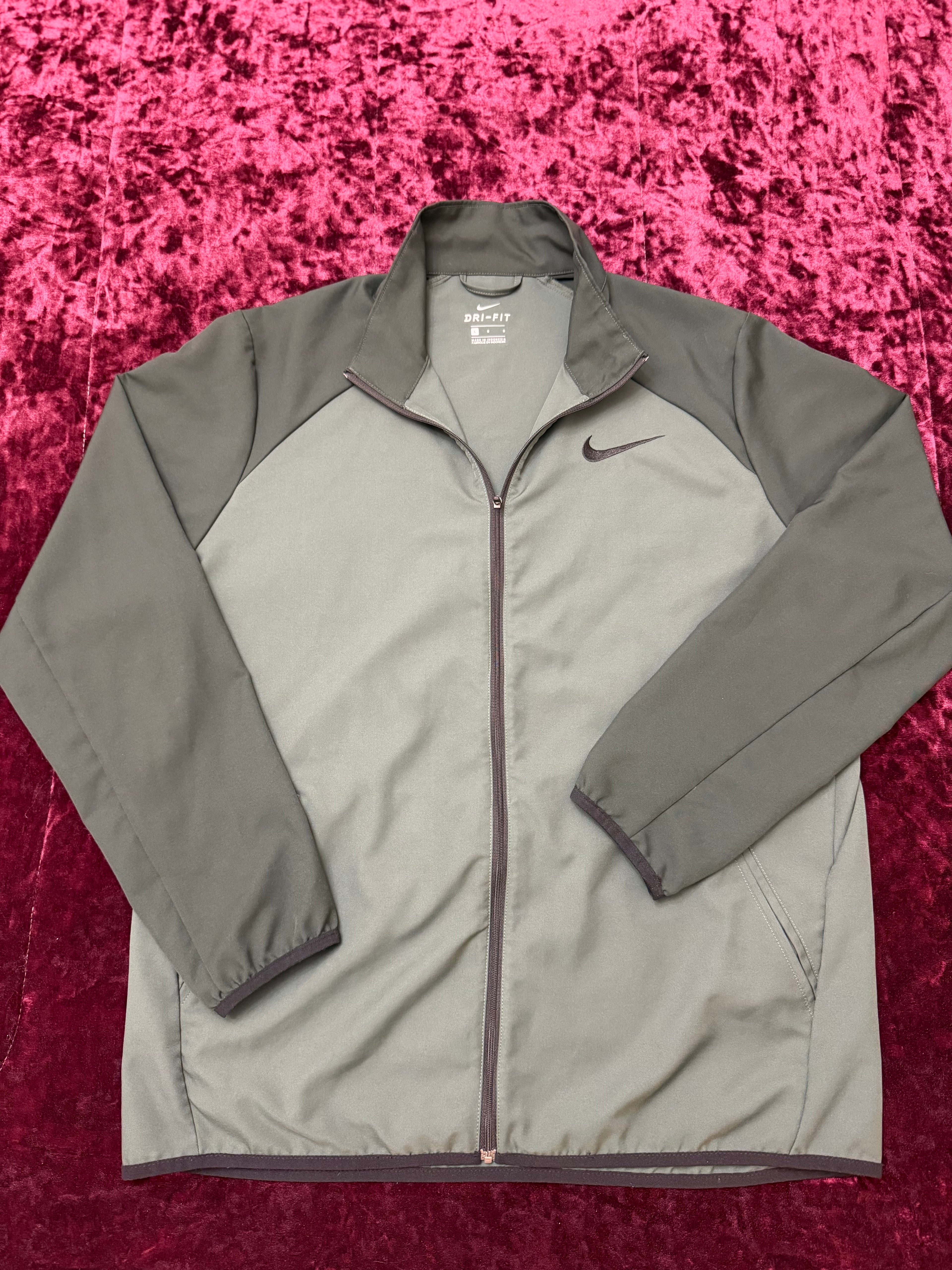 Large Green Nike Dri-Fit Jacket!