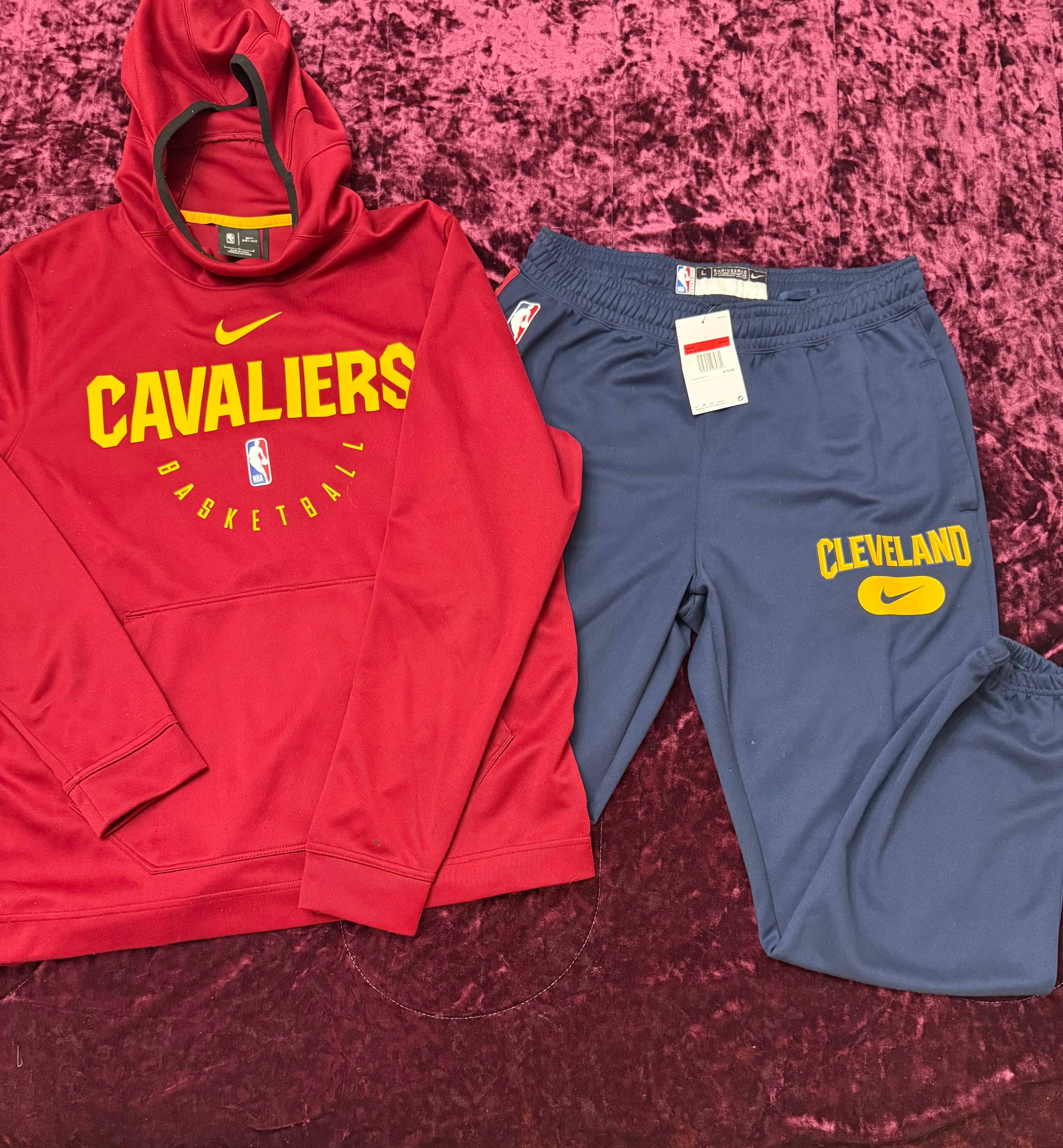 Large Cleveland Cavaliers NBA Sweatsuit!