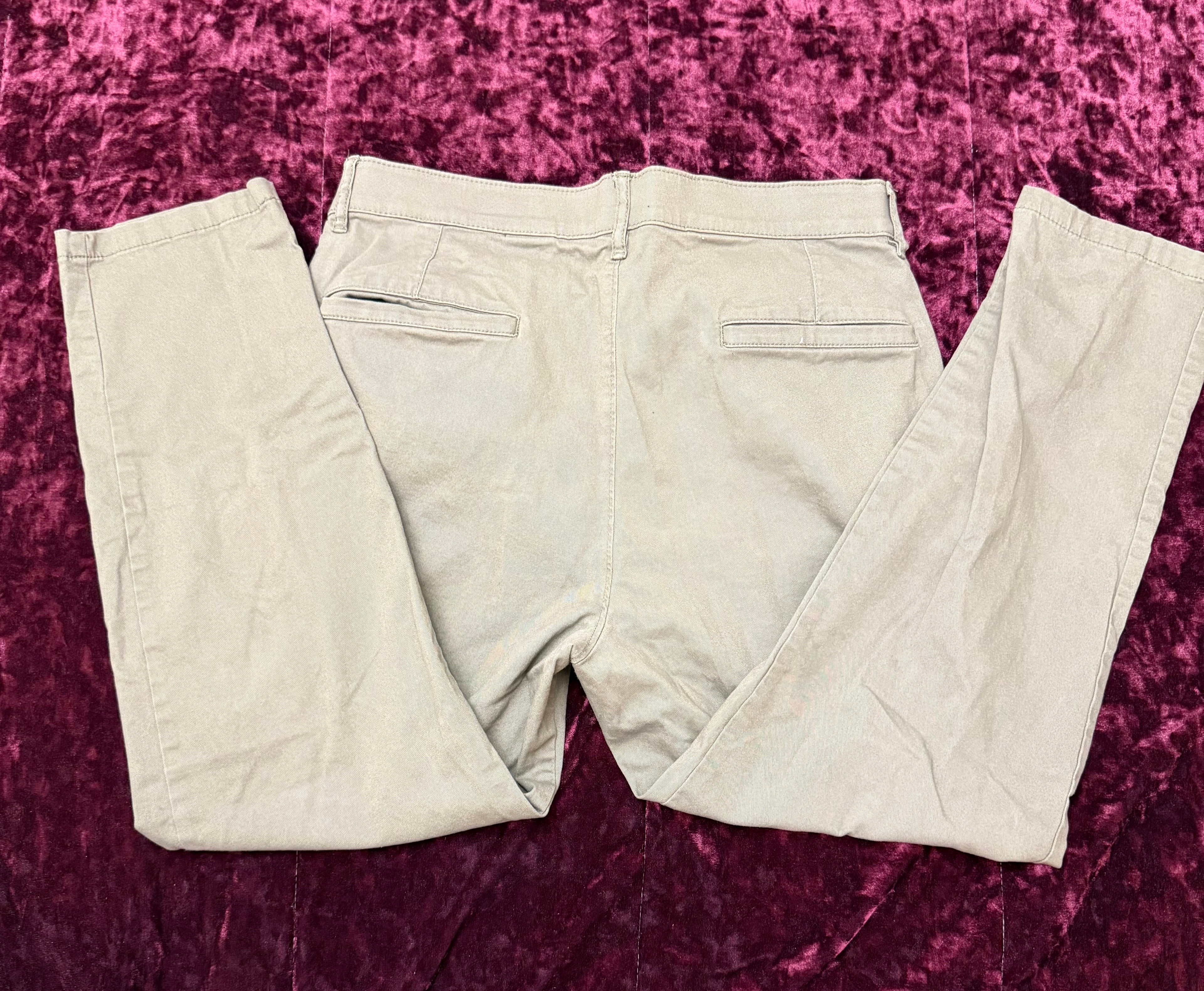 Olive H&M Khakis!